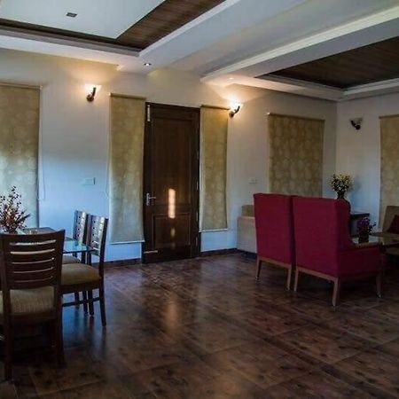 Pinewood 2Bhk Cottage Kasauli Exterior photo